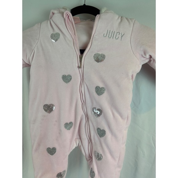 Juicy Couture Baby Girl Pink Velour Sequin Heart Pram Snowsuit Hood 6-9Med - Picture 7 of 9